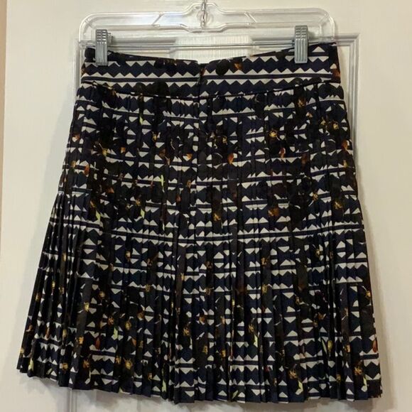 Crew pleated lattice skirt in hidden floral 00 - Picture 6 of 8